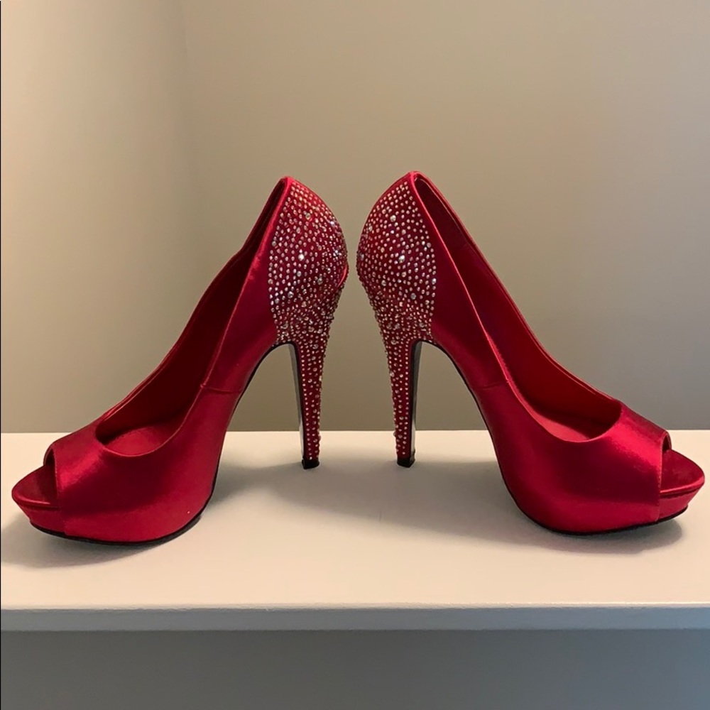 Steven Madden Pink Sparkle Heels